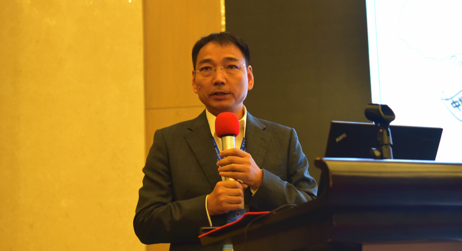 人生就是搏官网新材董事长金红阳参加台州承办的中国塑协塑料管道专委会第十届二次会员大会并代表专委会理事长沙龙作重要讲话